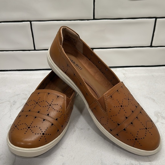 NEW COBB HILL Bailee Slip On Leather Tan